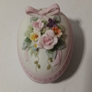 Vintage Floral Lefton Ceramic Trinket Egg Box Easter Accent Decor Made in Japan